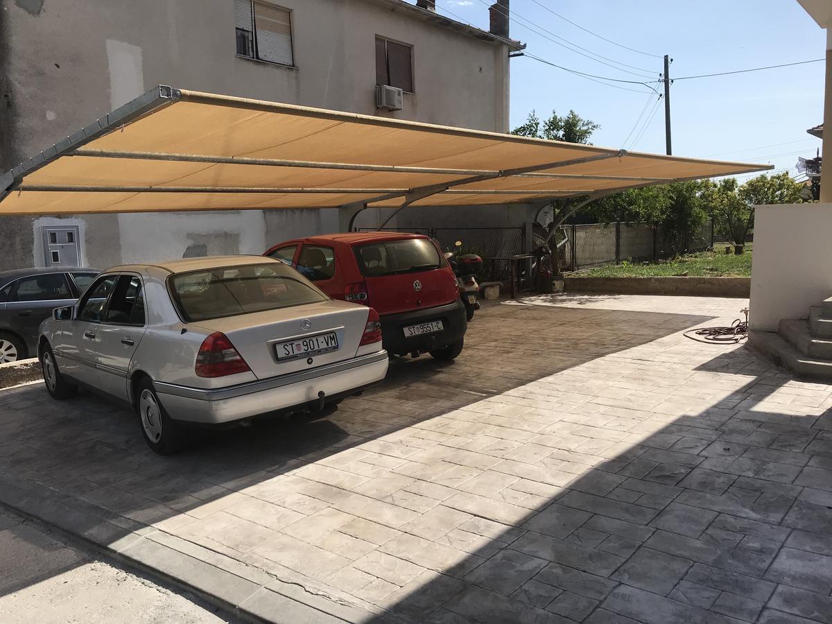Apartment Nikola Trogir Exterior photo